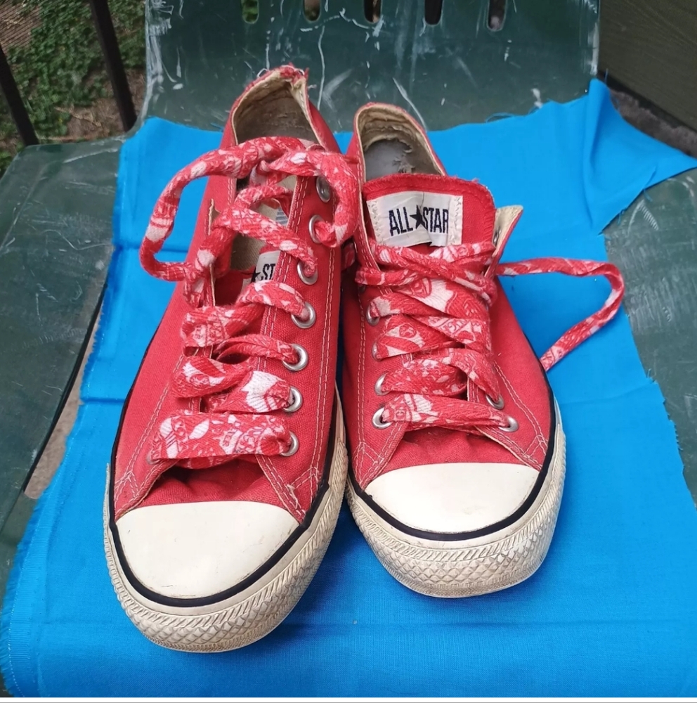 Size 10 women's 8 mens - Converse Chuck Taylor All Star Ox Red w/custom shoelace